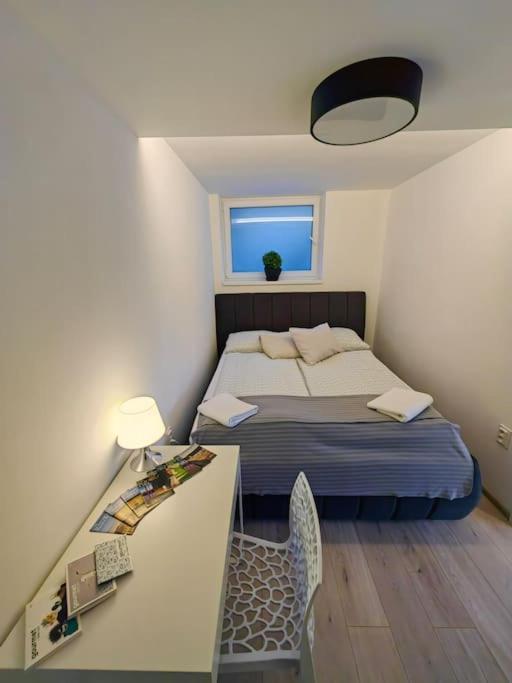Haas Slepa, Centre, Parking, Courtyard Apartment